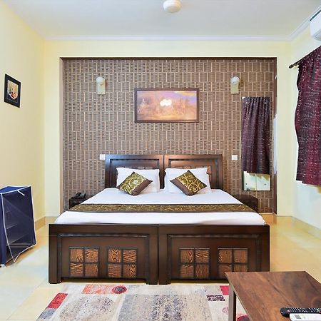 Studio Serviced Apartments Near Fortis Hospital Gurgaon Exterior photo