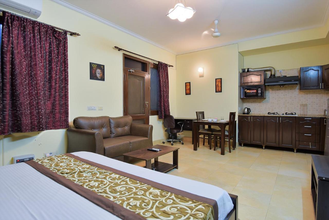 Studio Serviced Apartments Near Fortis Hospital Gurgaon Exterior photo