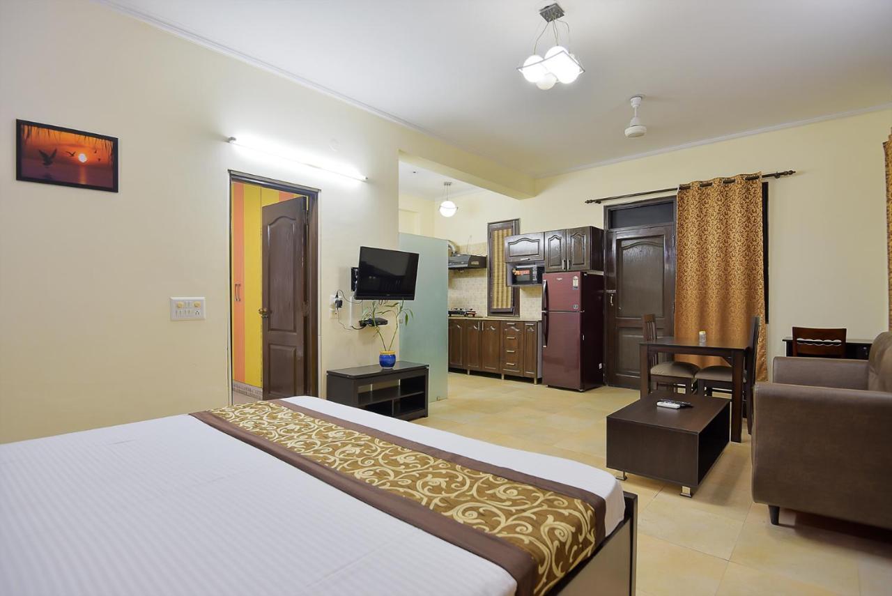 Studio Serviced Apartments Near Fortis Hospital Gurgaon Exterior photo